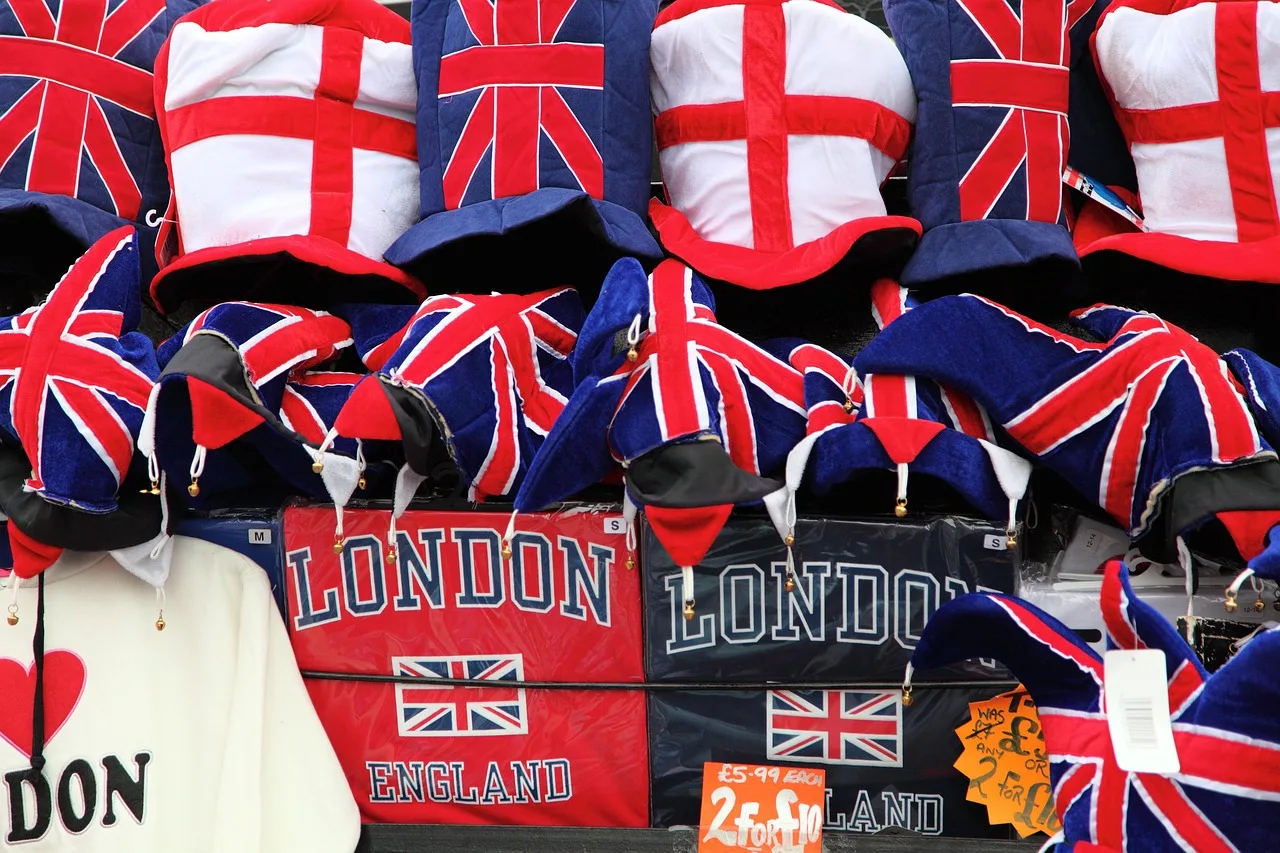 britain, british, clothing, england, english, flag, london, red, souvenir, souvenirs, hat, hats, t-shirt, british flag, tourism, united, kingdom