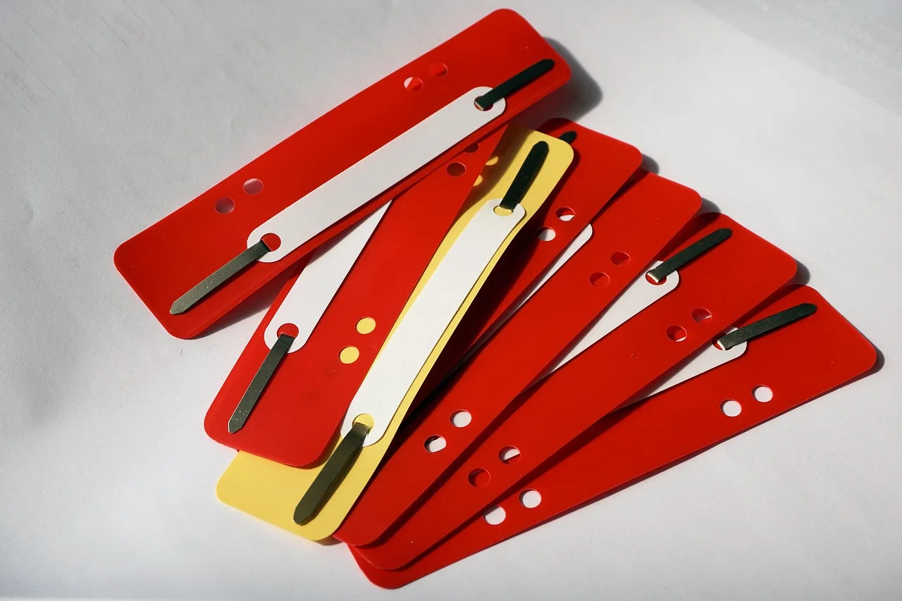 tack strips, staple, tie, staples, paper, office, order, work, complete, folder, stack, drop, files, classify, sort by, work off